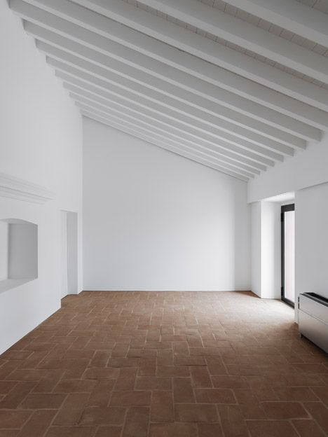 Before: AI-furnished empty room render